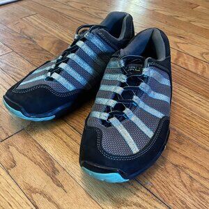 KURU 10.5 wide walking shoes black with sparkle